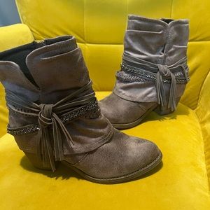 Women's Leather Fringe Ankle Boots Size 6.5 M